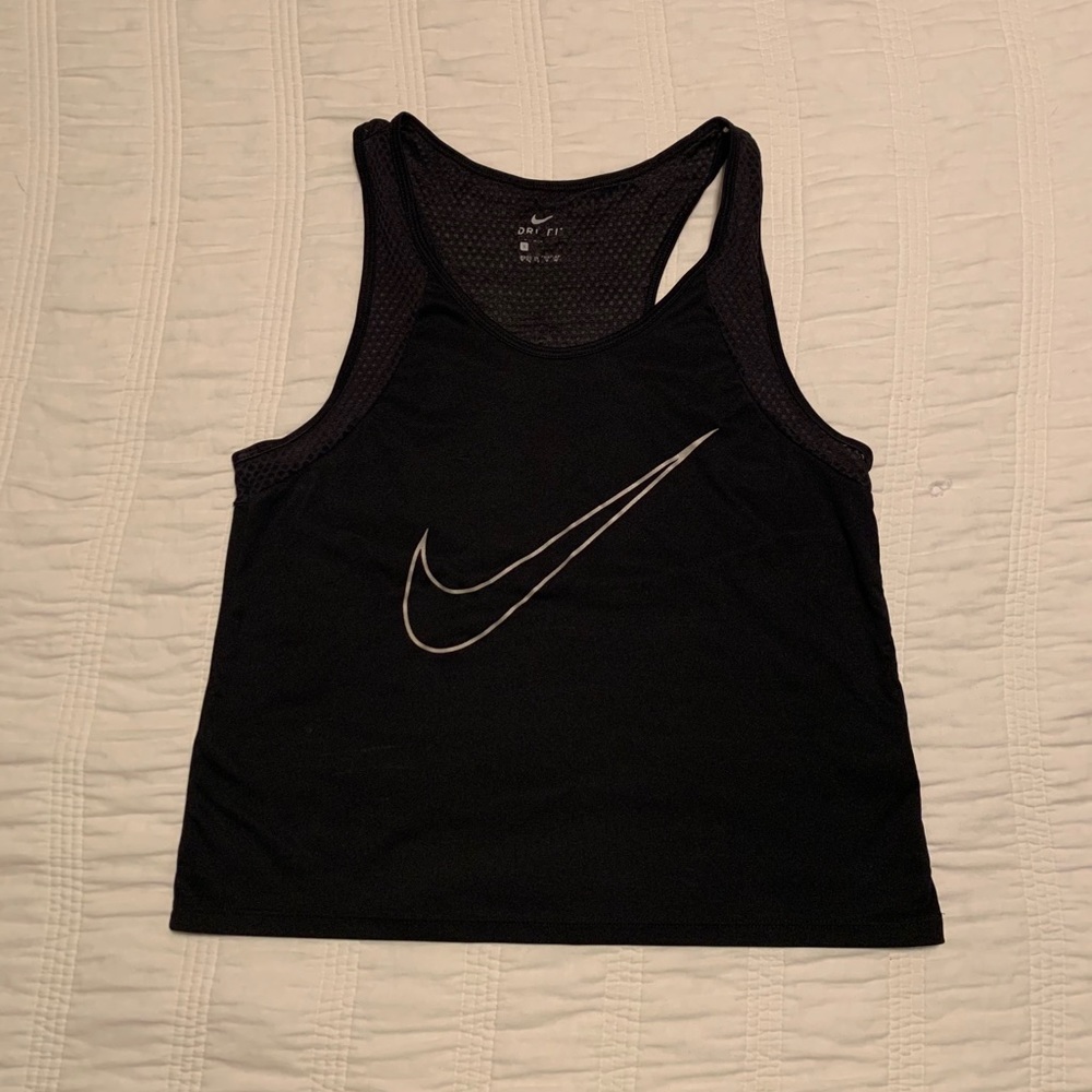 Black Nike Cropped Workout Tank